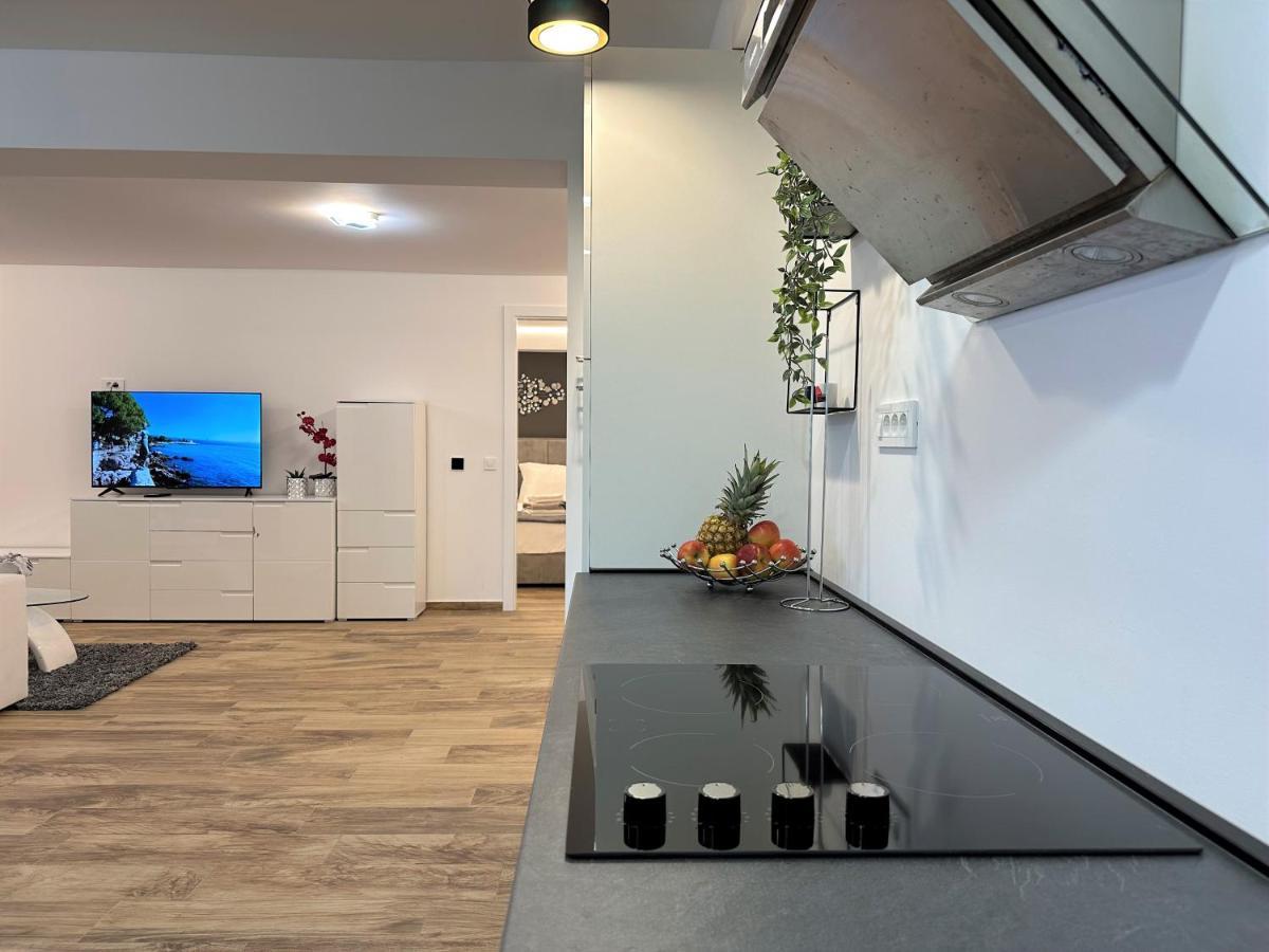 Hillside Apartment Volosko Опатия Екстериор снимка