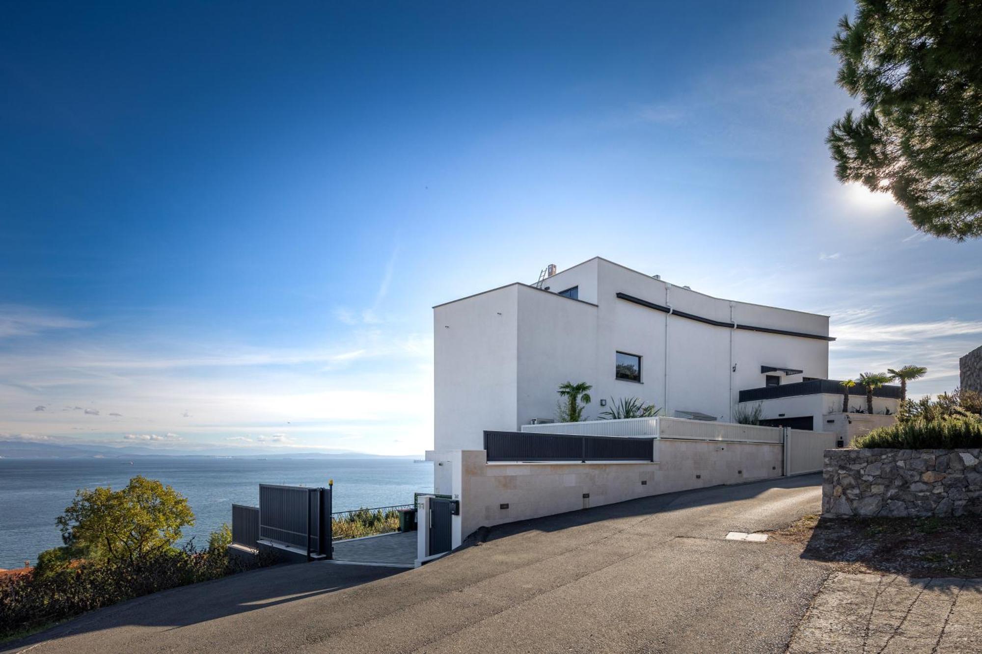 Hillside Apartment Volosko Опатия Екстериор снимка